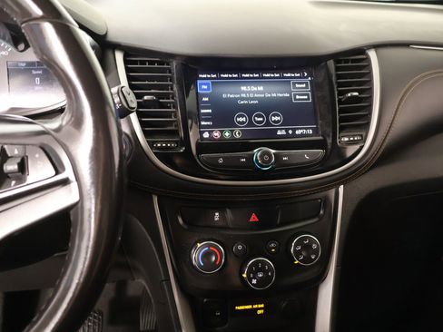 Used 2022 Chevrolet Trax LT w/ Driver Confidence Package AWD/4WD image 5