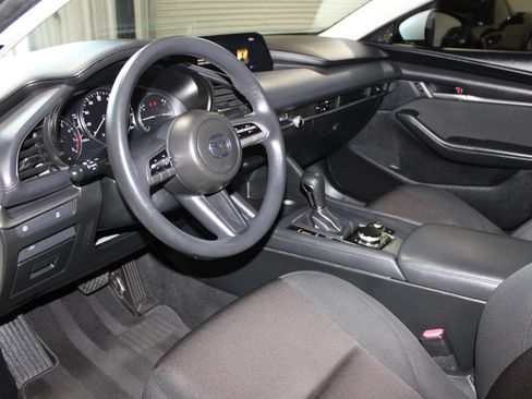 Used 2020 MAZDA MAZDA3 Sedan FWD image 25