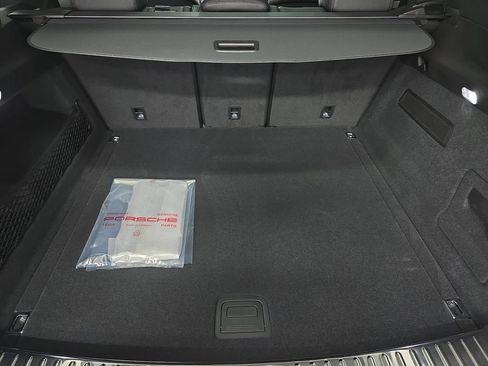 Certified 2026 Porsche Cayenne AWD/4WD image 30