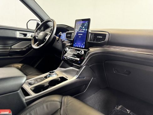 Used 2022 Ford Explorer Platinum image 13