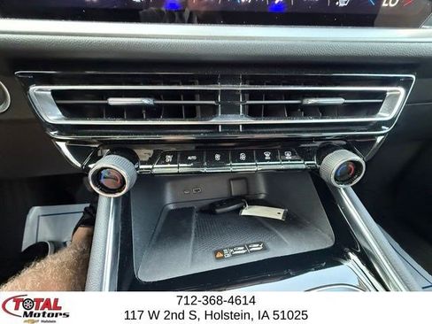 Used 2024 Chevrolet Traverse LT w/ LPO, Floor Liner Package FWD image 26