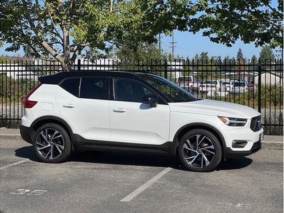 Used 2021 Volvo XC40 T5 R-Design