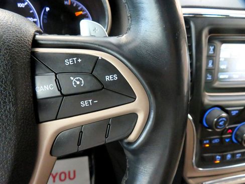 Used 2017 Jeep Grand Cherokee Laredo image 33