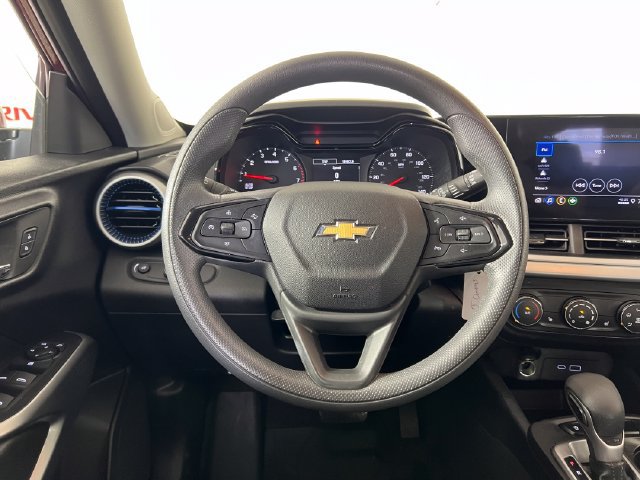 Used 2024 Chevrolet Trax LS w/ LS Convenience Package FWD image 15