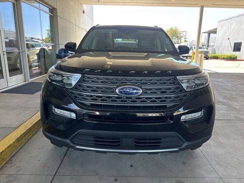 Used 2023 Ford Explorer XLT w/ Equipment Group 202A AWD/4WD image 5