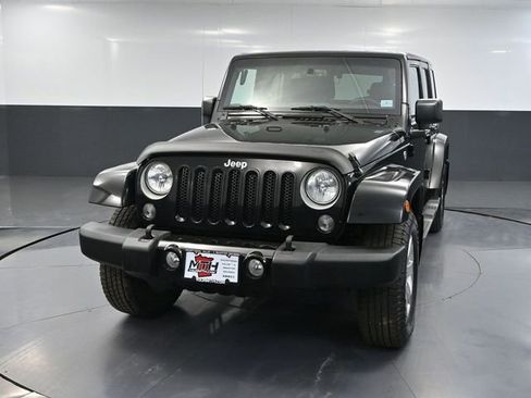 Used 2016 Jeep Wrangler Unlimited Sahara w/ Max Tow Package image 13