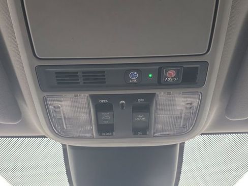 Used 2024 Honda Odyssey Touring image 25