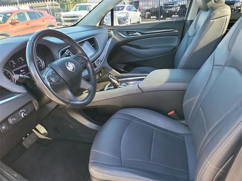 Used 2020 Buick Enclave Essence image 11