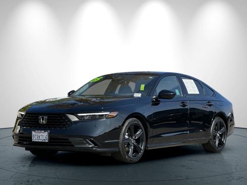 Used 2025 Honda Accord Sport image 8