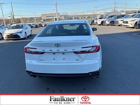 Certified 2025 Toyota Camry Hybrid image 9