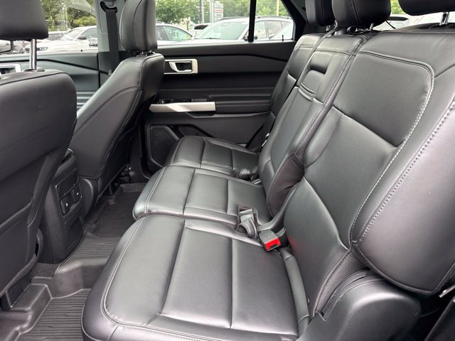 Used 2023 Ford Explorer XLT w/ Equipment Group 202A AWD/4WD image 24