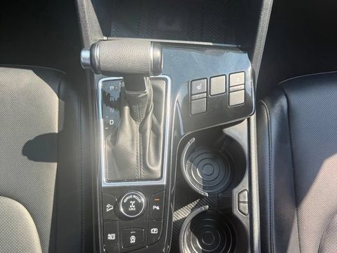 Used 2024 Kia Sportage EX AWD/4WD image 16