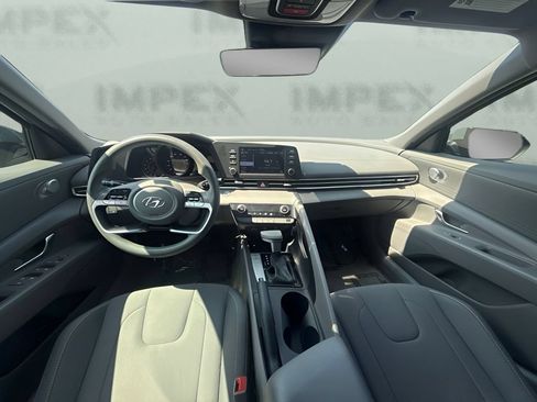 Used 2022 Hyundai Elantra SEL FWD image 11