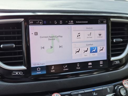 Used 2022 Chrysler Pacifica Touring-L FWD image 27