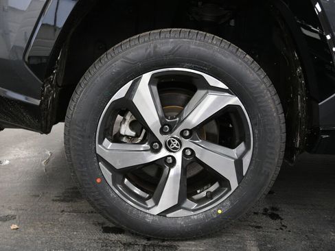 Certified 2023 Toyota RAV4 SE image 32