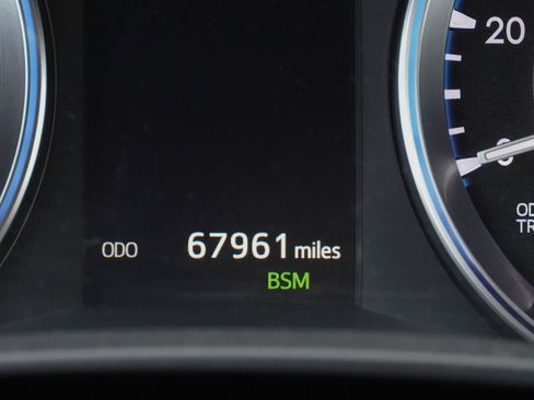Used 2017 Toyota Highlander XLE AWD/4WD image 17