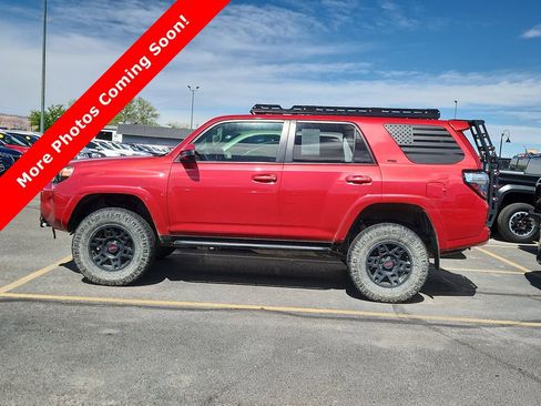 Used 2017 Toyota 4Runner SR5 image 2
