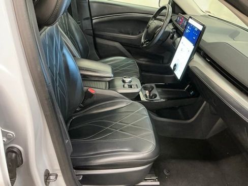 Used 2022 Ford Mustang Mach-E Select RWD image 19