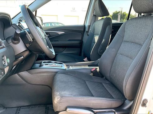Used 2023 Honda Ridgeline Sport image 7