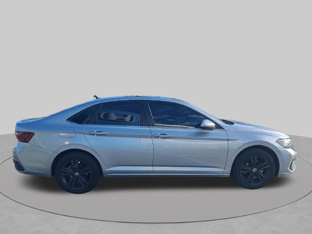 Used 2022 Volkswagen Jetta SE FWD image 4