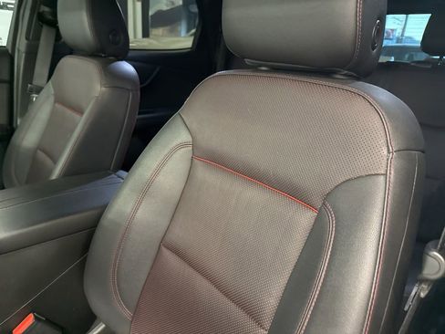 Used 2022 Chevrolet Blazer RS w/ Enhanced Convenience Package image 9