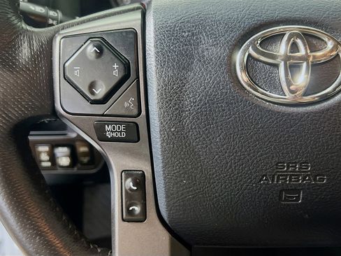 Used 2017 Toyota Tacoma TRD Off-Road w/ Tow Package RWD image 18