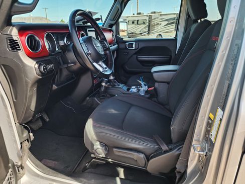 Used 2021 Jeep Gladiator Rubicon AWD/4WD image 15