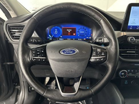 Used 2021 Ford Escape Titanium image 18