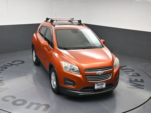 Used 2015 Chevrolet Trax LT w/ LT Sun and Sound Package FWD image 31