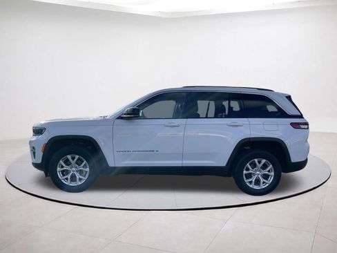Certified 2023 Jeep Grand Cherokee Limited image 4