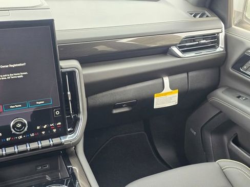 New 2026 GMC Yukon Elevation w/ Elevation Premium Package image 17