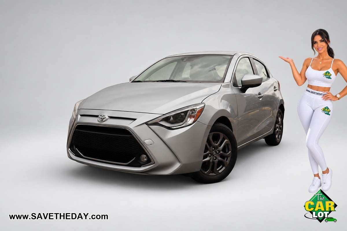 Used 2020 Toyota Yaris XLE FWD image 1