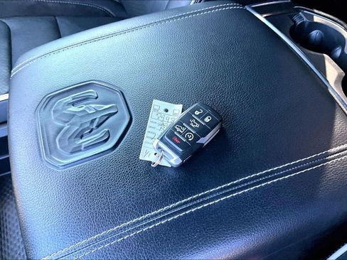 Used 2019 RAM 1500 Laramie image 33