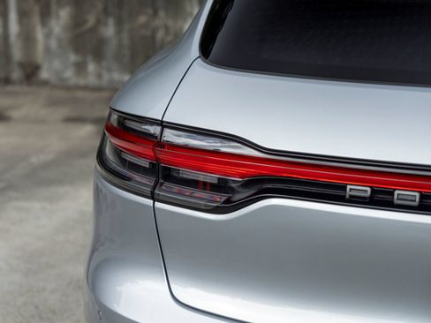 New 2026 Porsche Macan Turbo AWD/4WD image 18