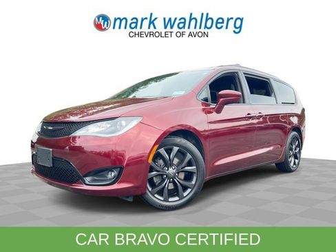 Used 2019 Chrysler Pacifica Touring Plus w/ S Appearance Package FWD image 1