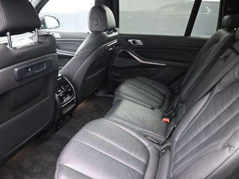 Used 2020 BMW X7 xDrive40i w/ Premium Package AWD/4WD image 17