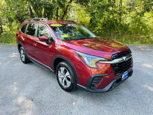 Used 2024 Subaru Ascent Premium w/ Convenience Package image 3