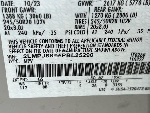 Used 2023 Lincoln Nautilus Reserve AWD/4WD image 11