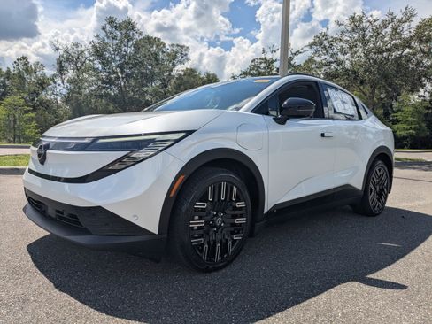 New 2026 Nissan Leaf Platinum+ w/ Cargo Package (Platinum+) FWD image 8
