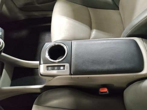 Used 2015 Toyota Prius V Four image 26