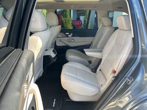 Used 2023 Mercedes-Benz GLS 450 4MATIC image 25
