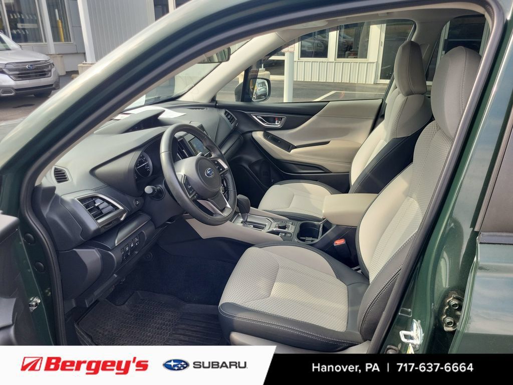 Used 2023 Subaru Forester Premium AWD/4WD image 9
