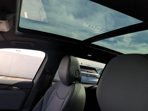 New 2026 Volkswagen Tiguan SE R-Line image 31