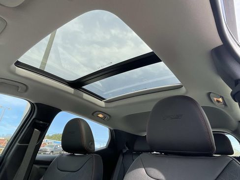 New 2027 Chevrolet Bolt RS w/ Technology Package FWD image 17