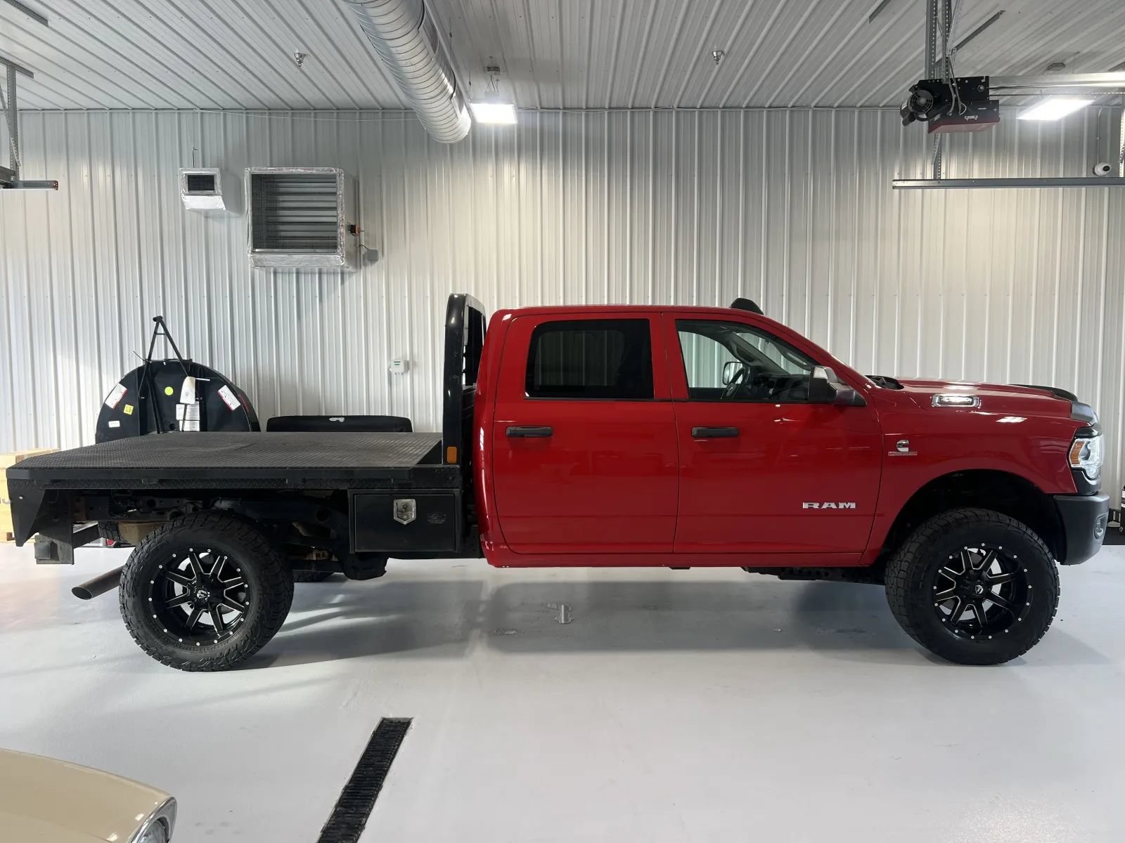 Used 2020 RAM 2500 Tradesman AWD/4WD image 2