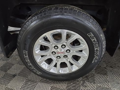 Used 2018 GMC Sierra 1500 SLE w/ SLE Value Package image 13