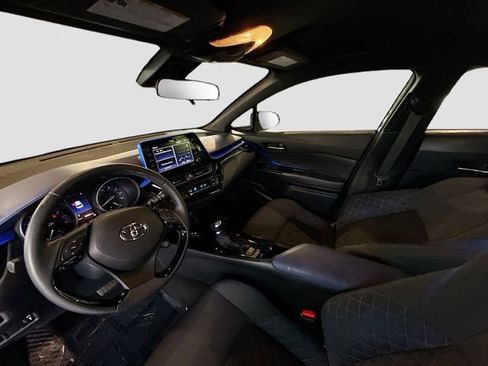 Used 2021 Toyota C-HR XLE image 20