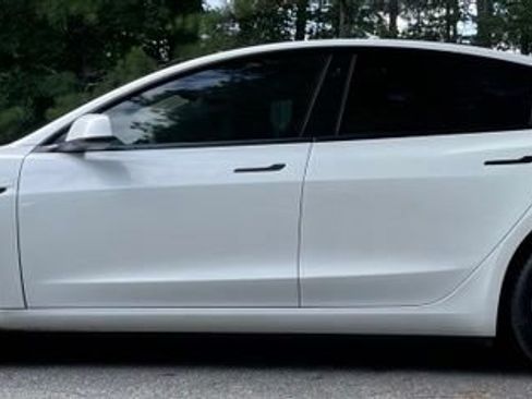Used 2022 Tesla Model 3 Long Range AWD/4WD image 4