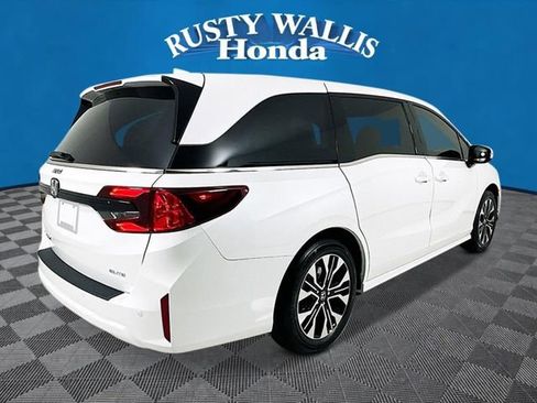 New 2026 Honda Odyssey Elite image 3