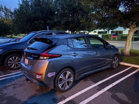 Used 2019 Nissan Leaf SV w/ Protection Package image 4